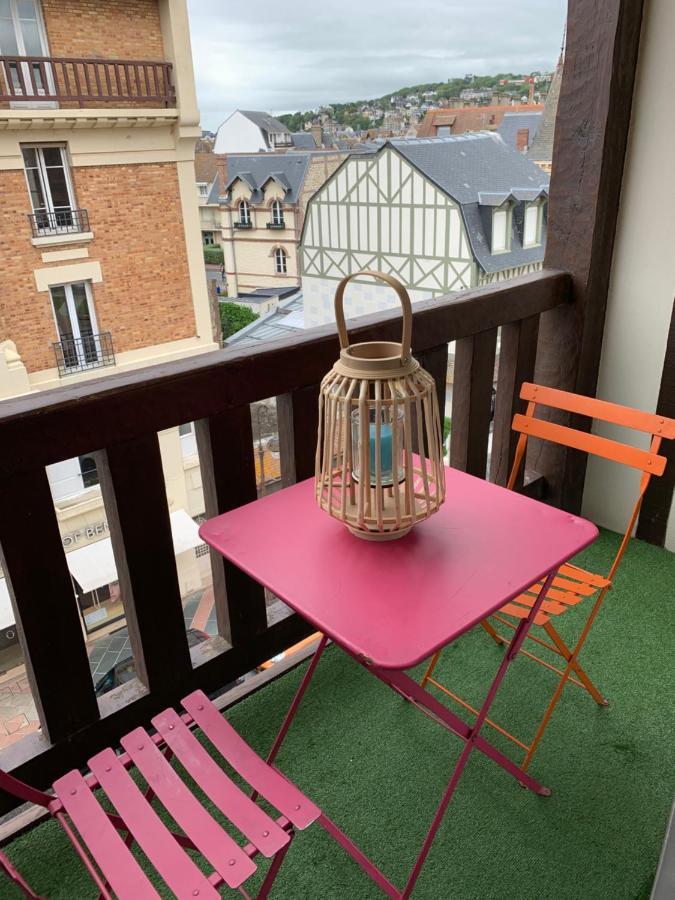 Duplex Au Coeur De Deauville Avec Vue Imprenable Et Parking Prive المظهر الخارجي الصورة