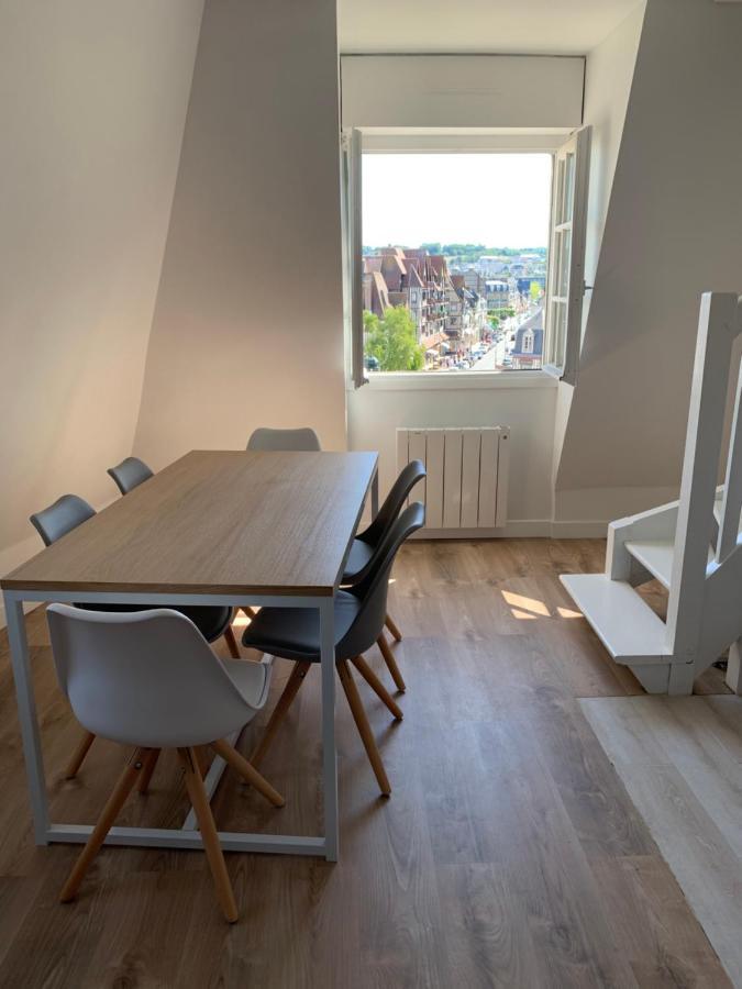Duplex Au Coeur De Deauville Avec Vue Imprenable Et Parking Prive المظهر الخارجي الصورة